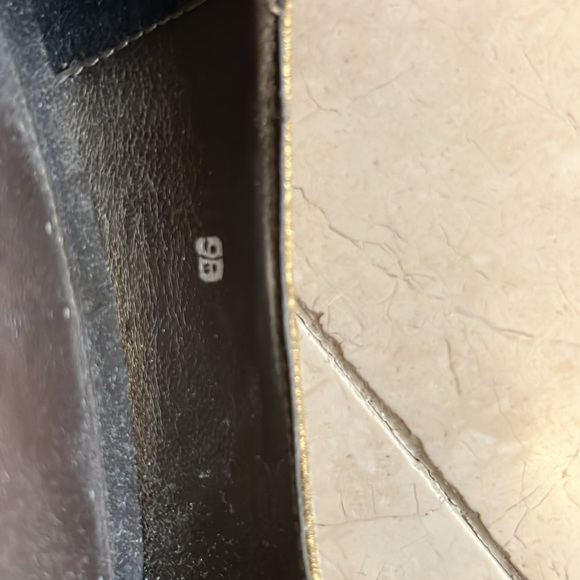 Golden pumps with bow - Picture 7 of 7